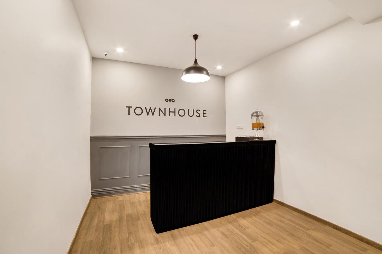 Townhouse Ss Aero Prime Hotel Samsabad Kültér fotó