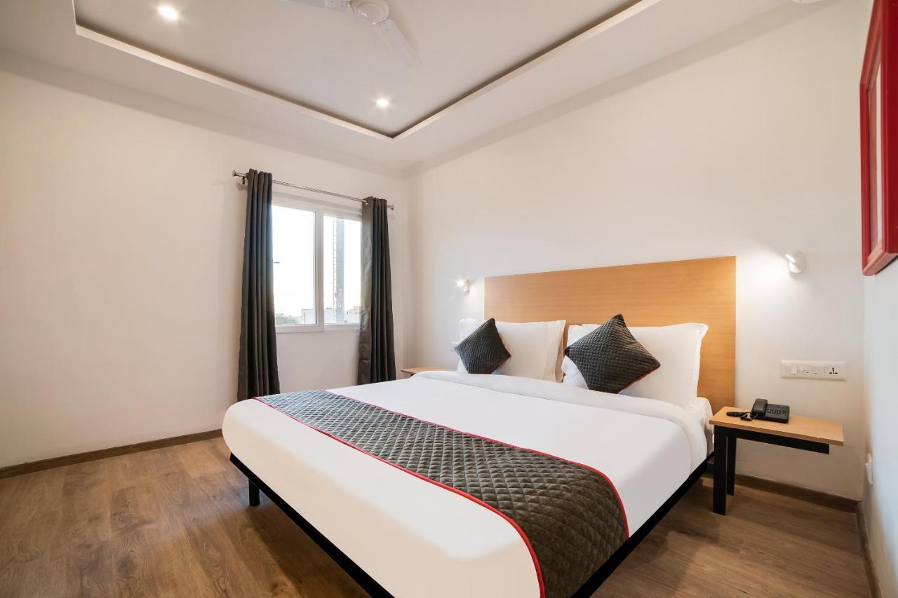 Townhouse Ss Aero Prime Hotel Samsabad Kültér fotó