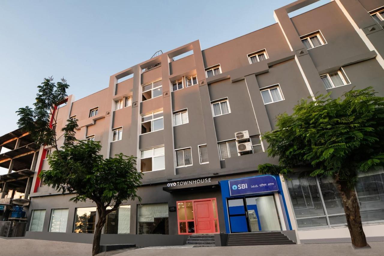 Townhouse Ss Aero Prime Hotel Samsabad Kültér fotó