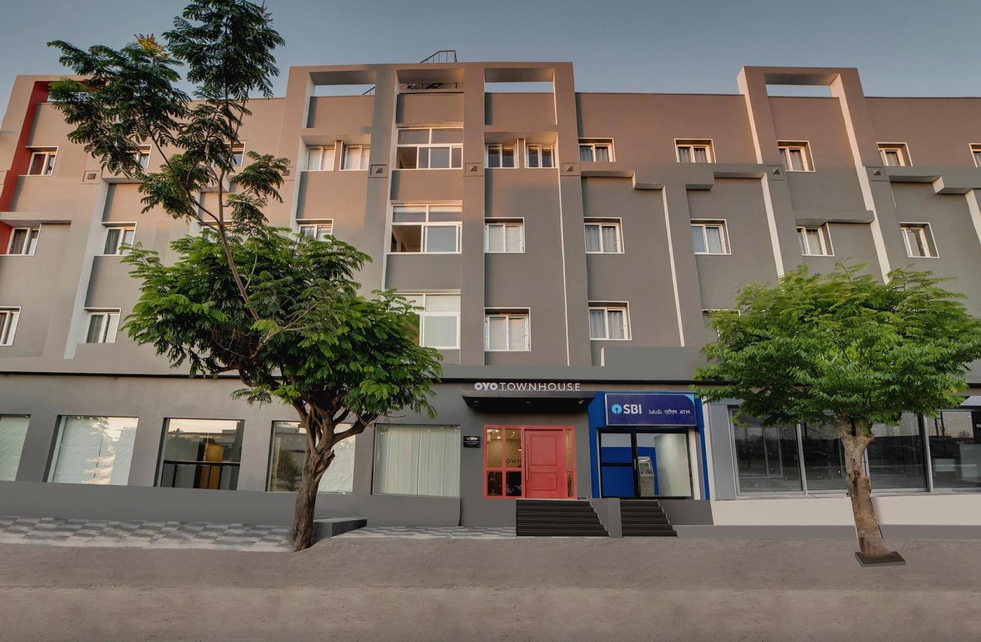 Townhouse Ss Aero Prime Hotel Samsabad Kültér fotó