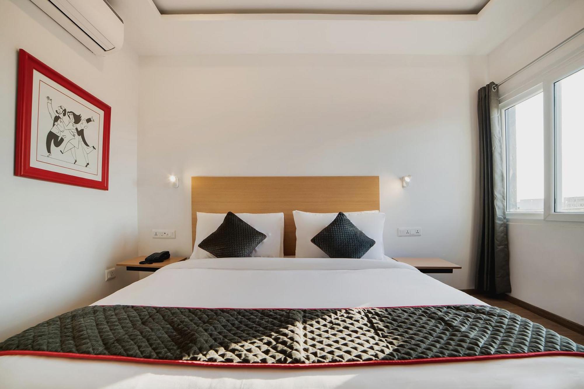 Townhouse Ss Aero Prime Hotel Samsabad Kültér fotó