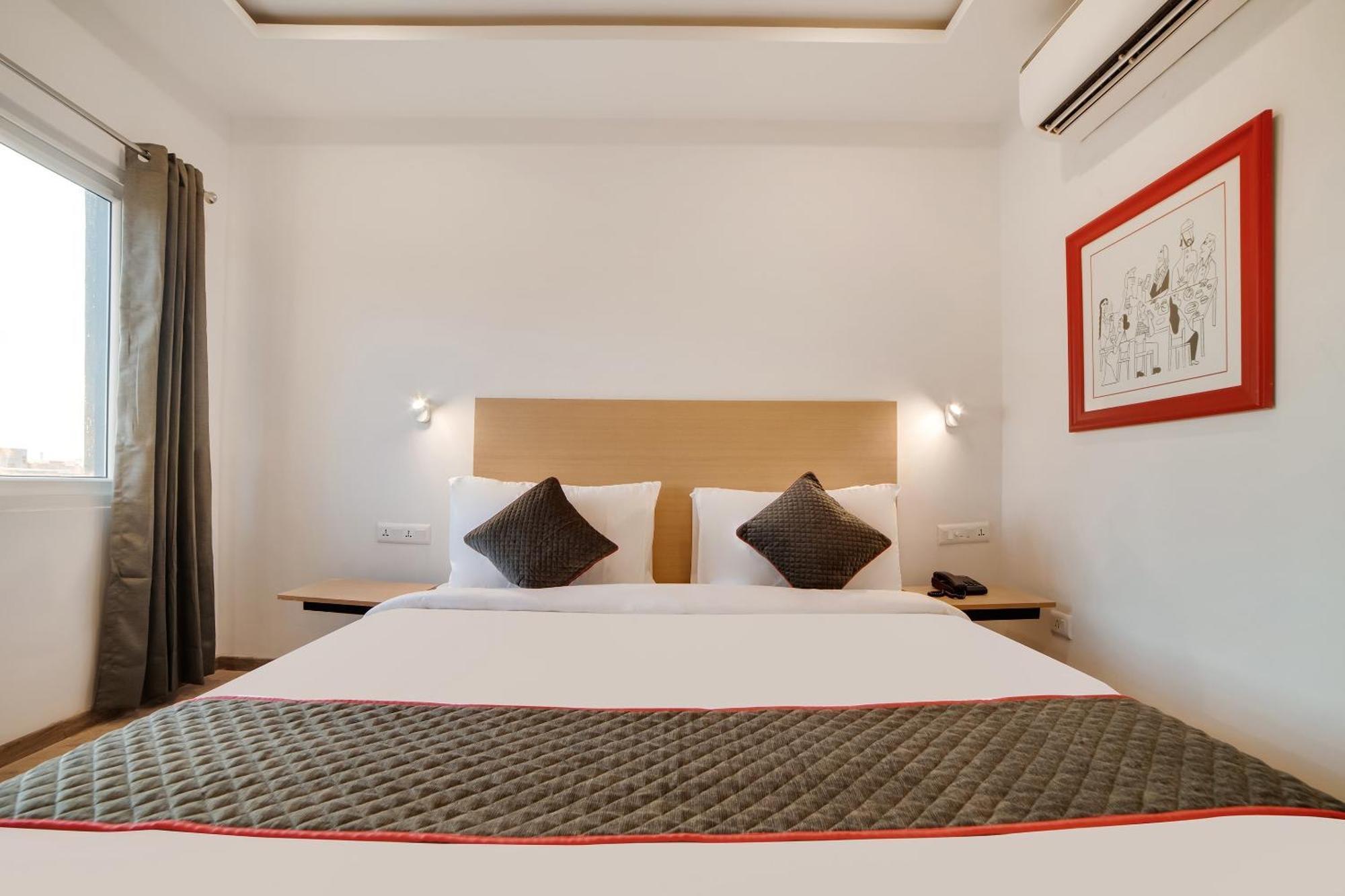 Townhouse Ss Aero Prime Hotel Samsabad Kültér fotó